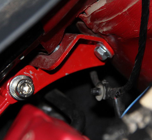 Распорка передняя Suzuki Swift 2012-2022