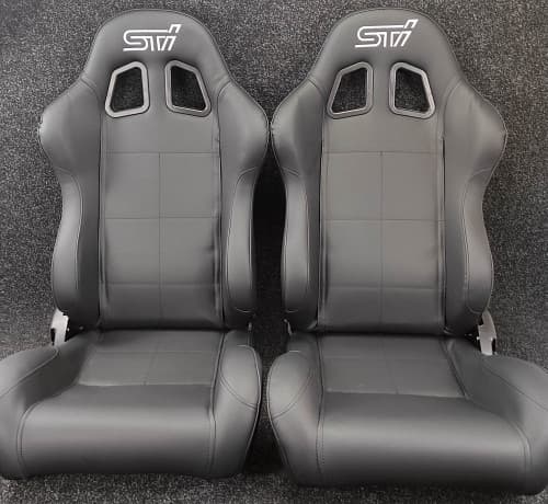 Сиденья спортивные пара STI Полу-ковши Big size с регулировкой кожа черные